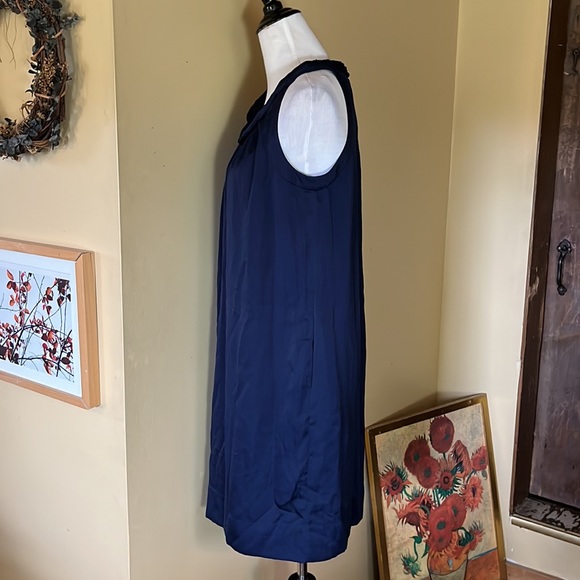 TALBOTS Size 10 Rolled Round  Neckline Summer Dress Classic Navy
$139 NEW - Picture 9 of 14